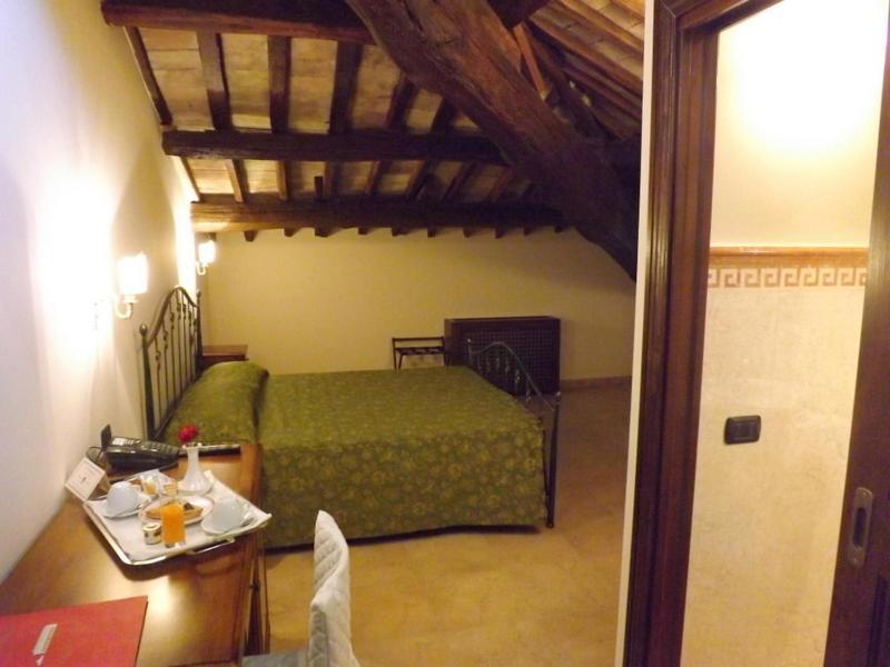 Hotel Relais Il Postiglione - Antica Posta Dei Chigi Campagnano Di Roma Habitación foto